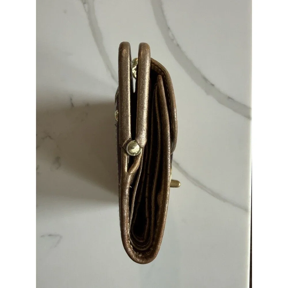 Coach authentic legacy